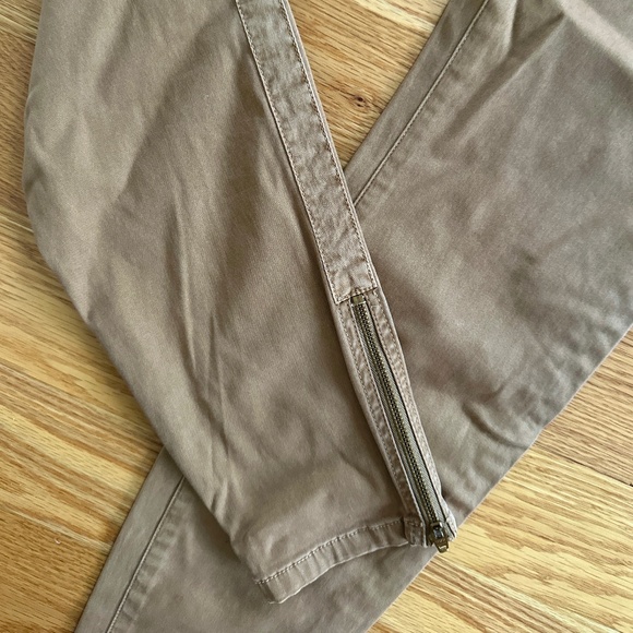 Vineyard Vines NWOT Garment Dyed Skinny Utility Pant (4) - Picture 5 of 14